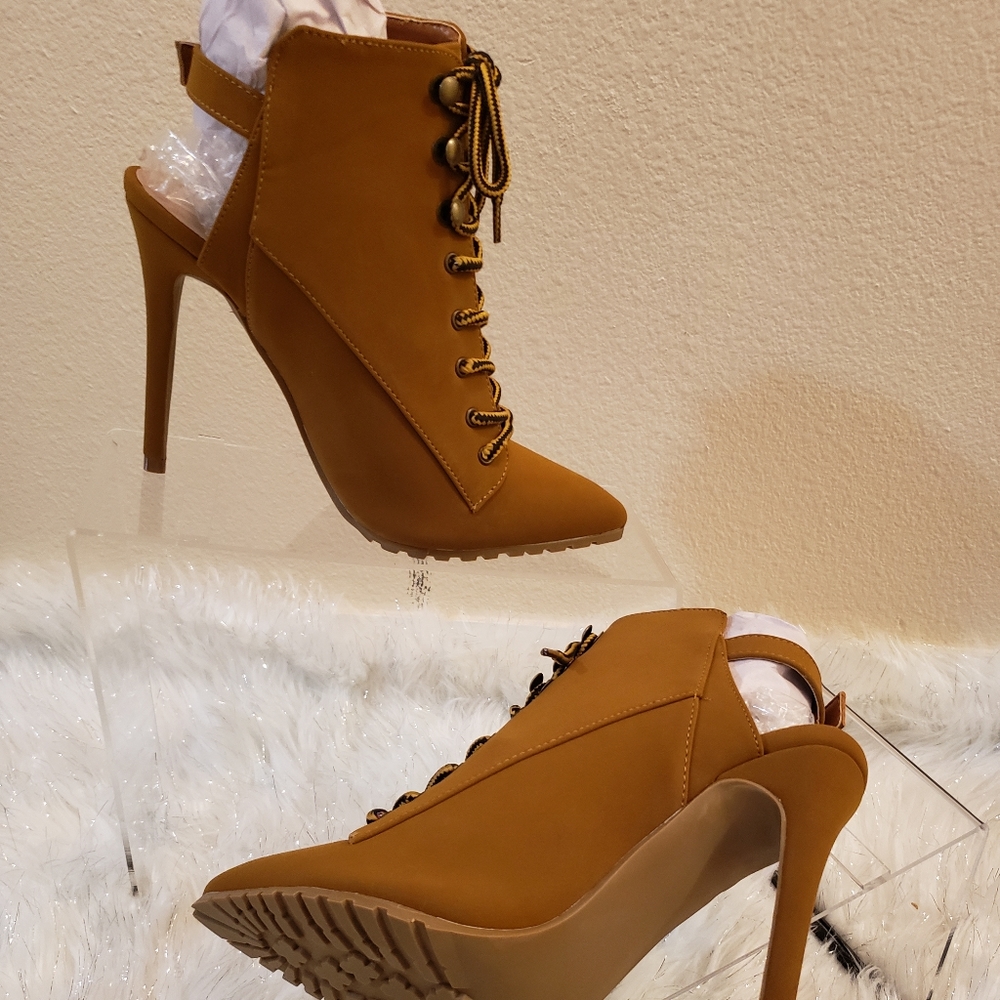 Shoe - Picture 6 of 6